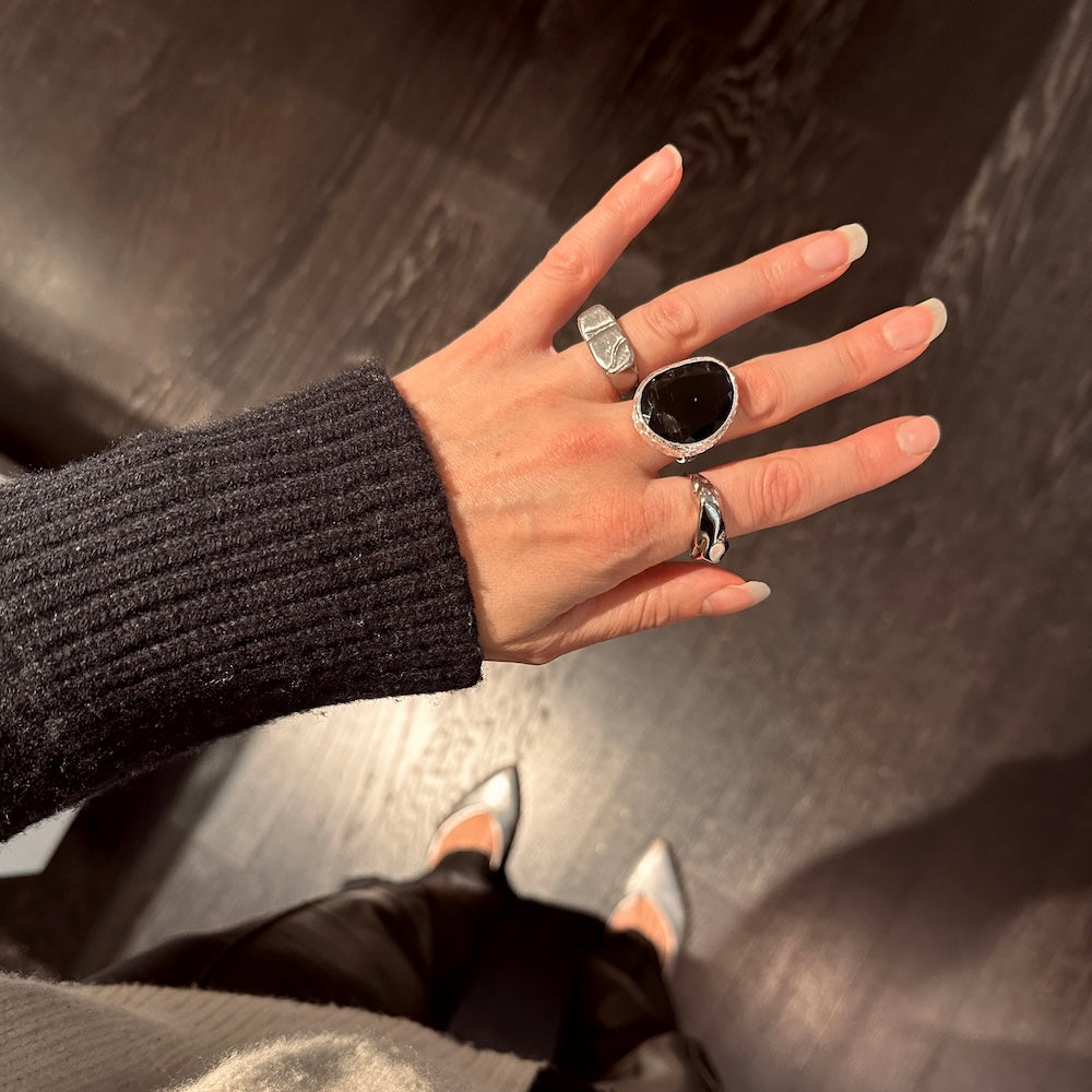 Omikron Big Ring Silver Black