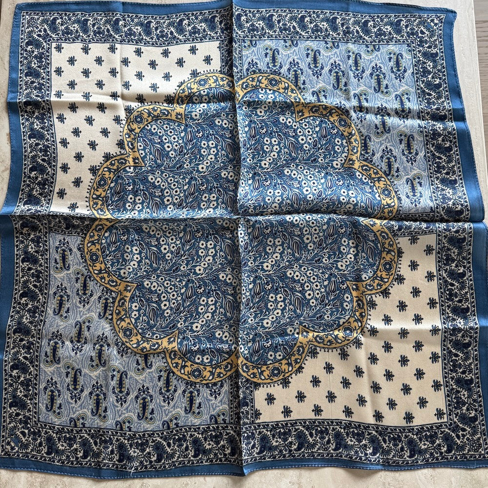 Montparnasse Sidensjal 50x50cm Blå