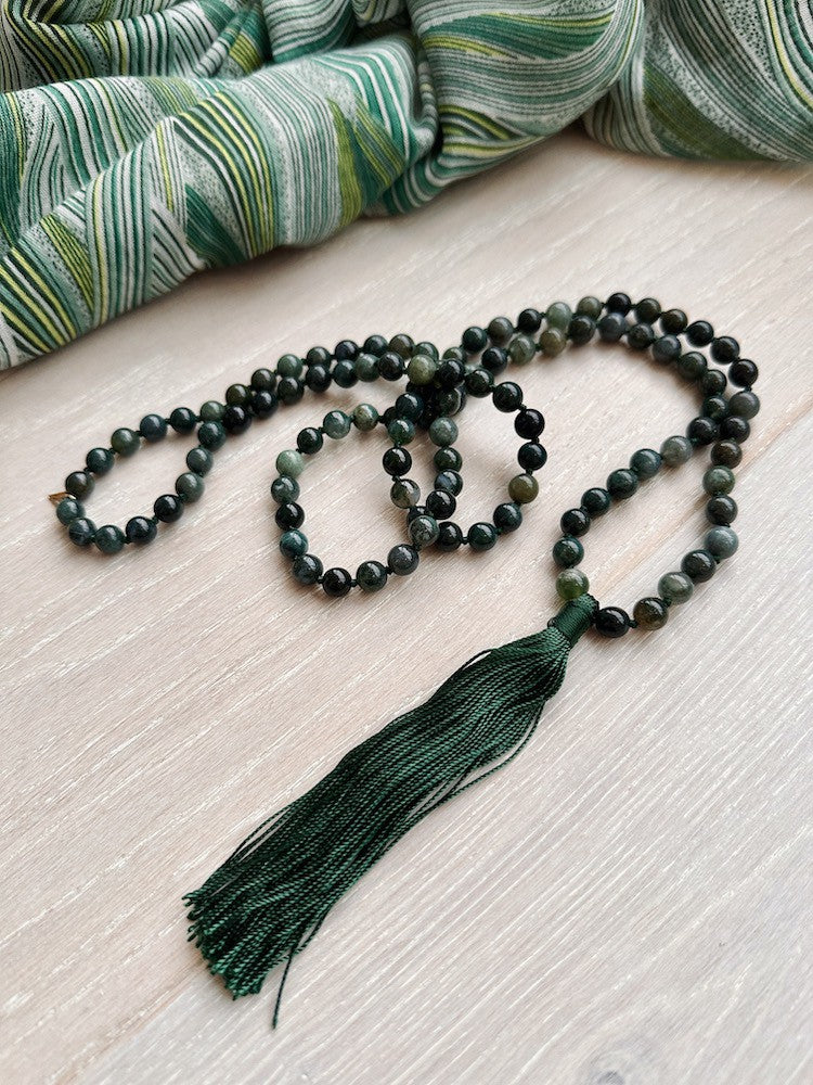 Mala Halsband Mossagat Grön