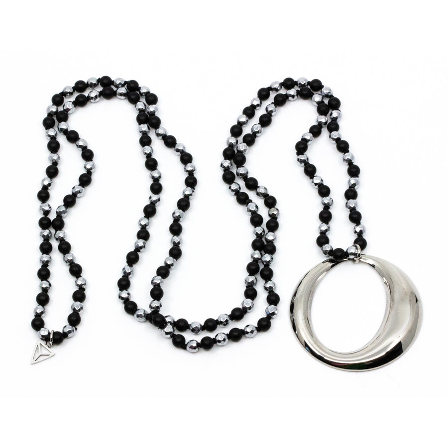 Oh Necklace Black