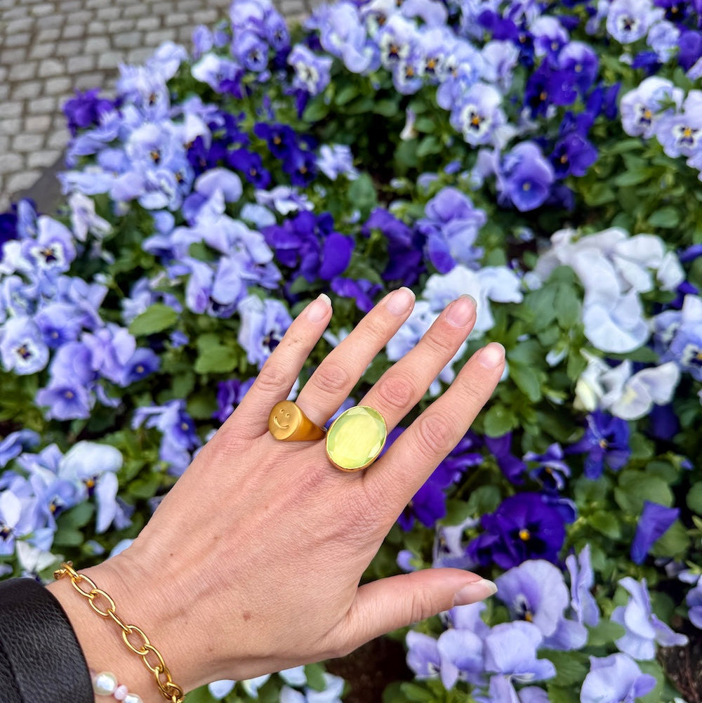 Thea Big Ring Guld Ljusgrön
