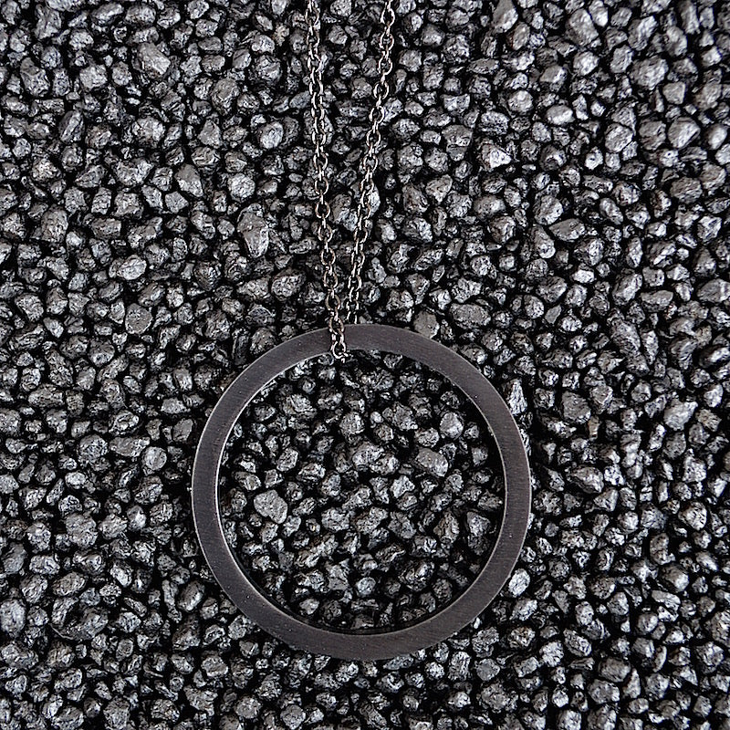 Big Ring Necklace Black