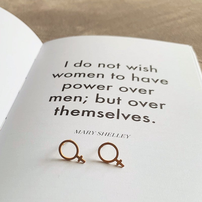 Female Örhänge Guld Guld