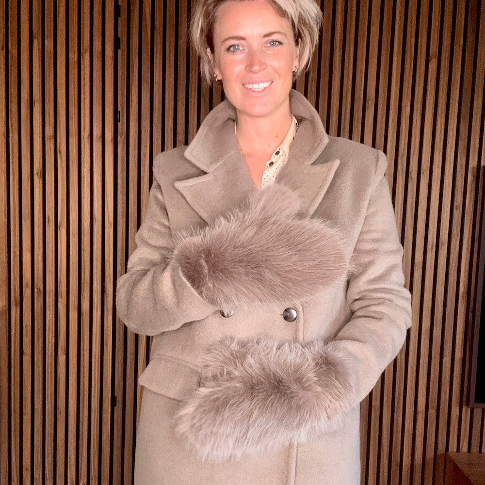 Faux Fur Vantar Mullvad