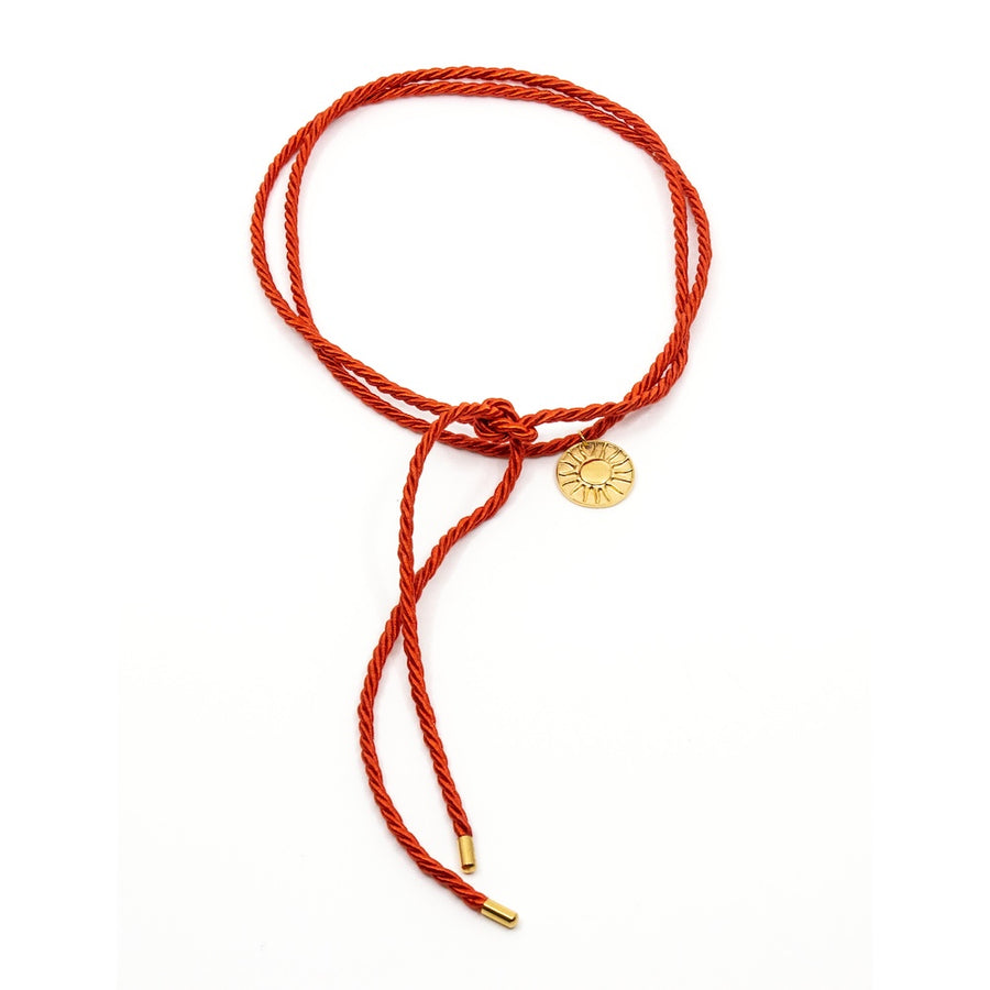 Sun Amulet Rope Halsband Röd