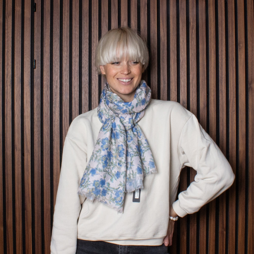 Bremen Shawl Blue